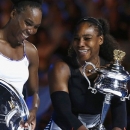 [Video] Đánh bại chị gái, Serena lập kỷ lục khi vô địch Australia Mở rộng