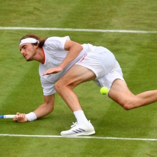 Tsitsipas bị loại ở vòng một Wimbledon