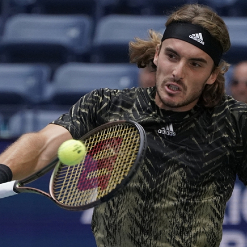 Tsitsipas thua tay vợt tuổi teen ở Mỹ Mở rộng