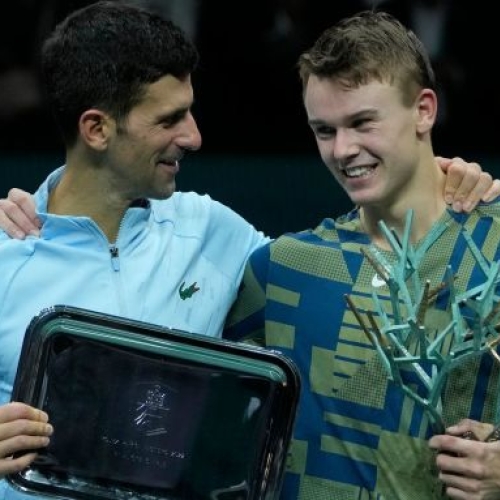 Hé lộ nguyên nhân Djokovic thua Rune ở chung kết Paris Masters