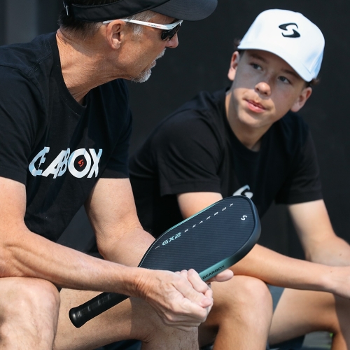 Gearbox GX2 và ví dụ tiêu biểu về phiên bản Elongated của vợt Pickleball